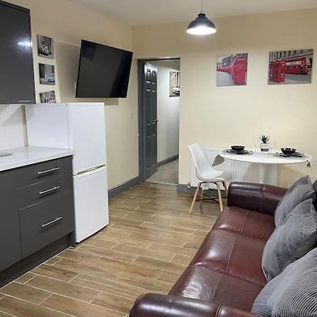 Modern 2 Bedroom Apartment In Derby City Centre Exterior foto
