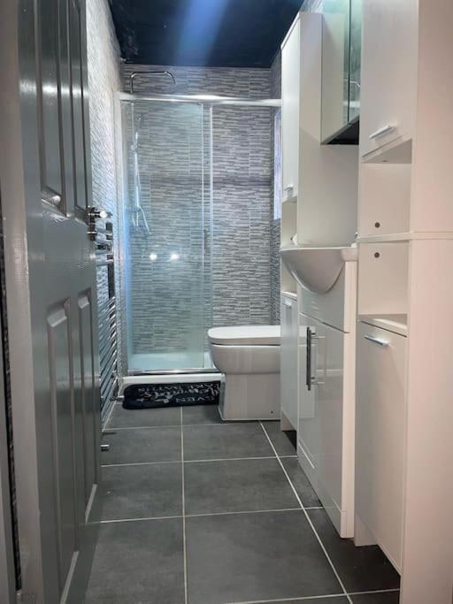 Modern 2 Bedroom Apartment In Derby City Centre Exterior foto